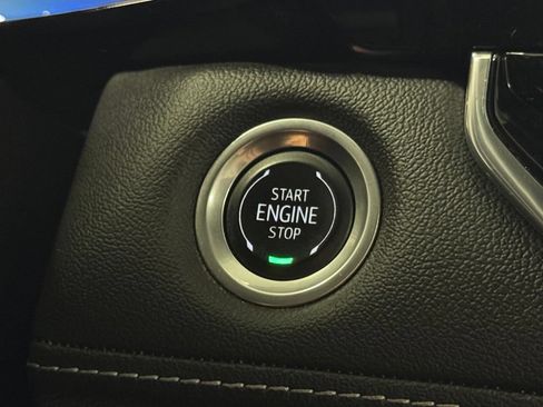 Used 2024 Chevrolet Colorado LT w/ LT Convenience Package AWD/4WD image 16