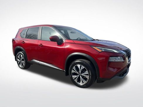 Used 2023 Nissan Rogue SV image 3