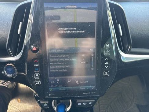 Used 2021 Toyota Prius Prime XLE image 12