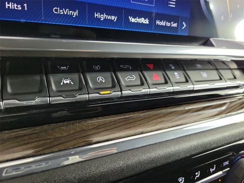 Used 2023 Chevrolet Silverado 1500 LT image 29