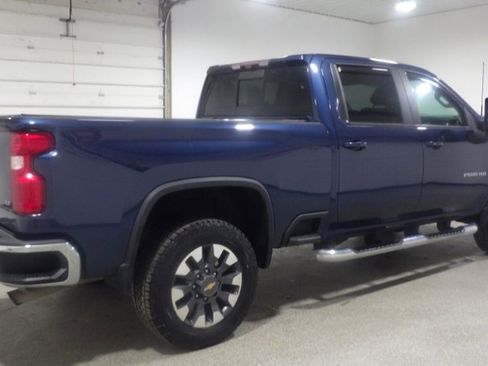 Used 2021 Chevrolet Silverado 2500 LT w/ All Star Edition AWD/4WD image 4