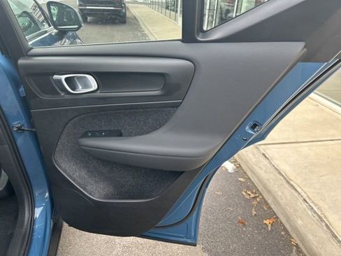 Certified 2025 Volvo XC40 B5 Plus image 12