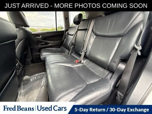 Used 2011 Lexus LX 570 4WD w/ Luxury Pkg image 15