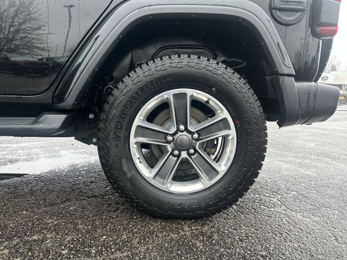 Used 2018 Jeep Wrangler Unlimited Sahara image 25