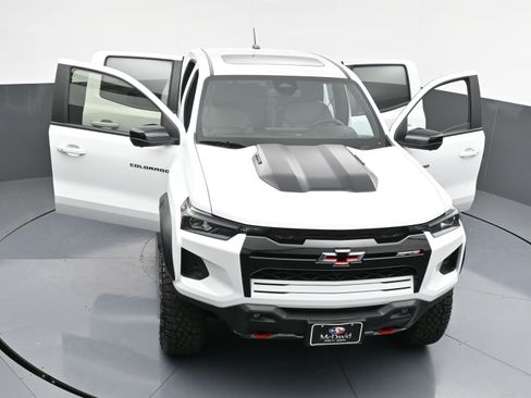 Used 2026 Chevrolet Colorado ZR2 w/ Technology Package image 40