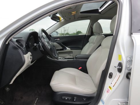 Used 2011 Lexus IS 250 RWD image 30