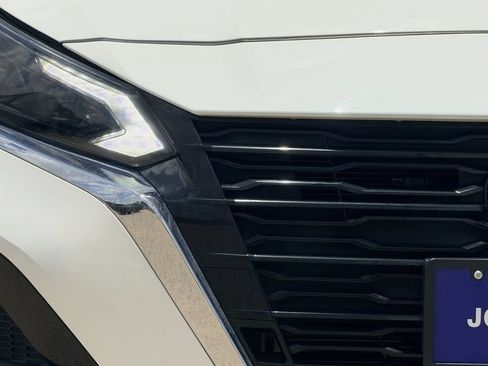 Used 2025 Nissan Altima 2.5 SV FWD image 4