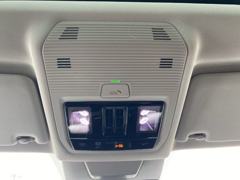 New 2026 Volkswagen Tiguan SE image 45