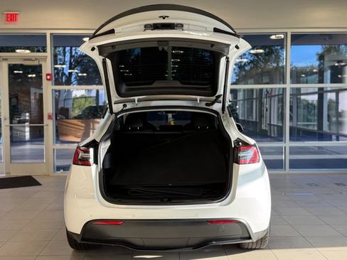 Used 2022 Tesla Model Y Performance AWD/4WD image 37