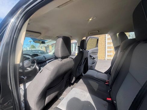 Used 2018 Ford Escape SE image 9