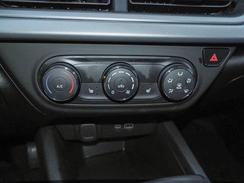 Certified 2025 Chevrolet Trax RS w/ Driver Confidence Package image 15