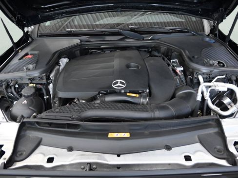 Used 2020 Mercedes-Benz E 350 4MATIC Sedan w/ Premium Package image 30