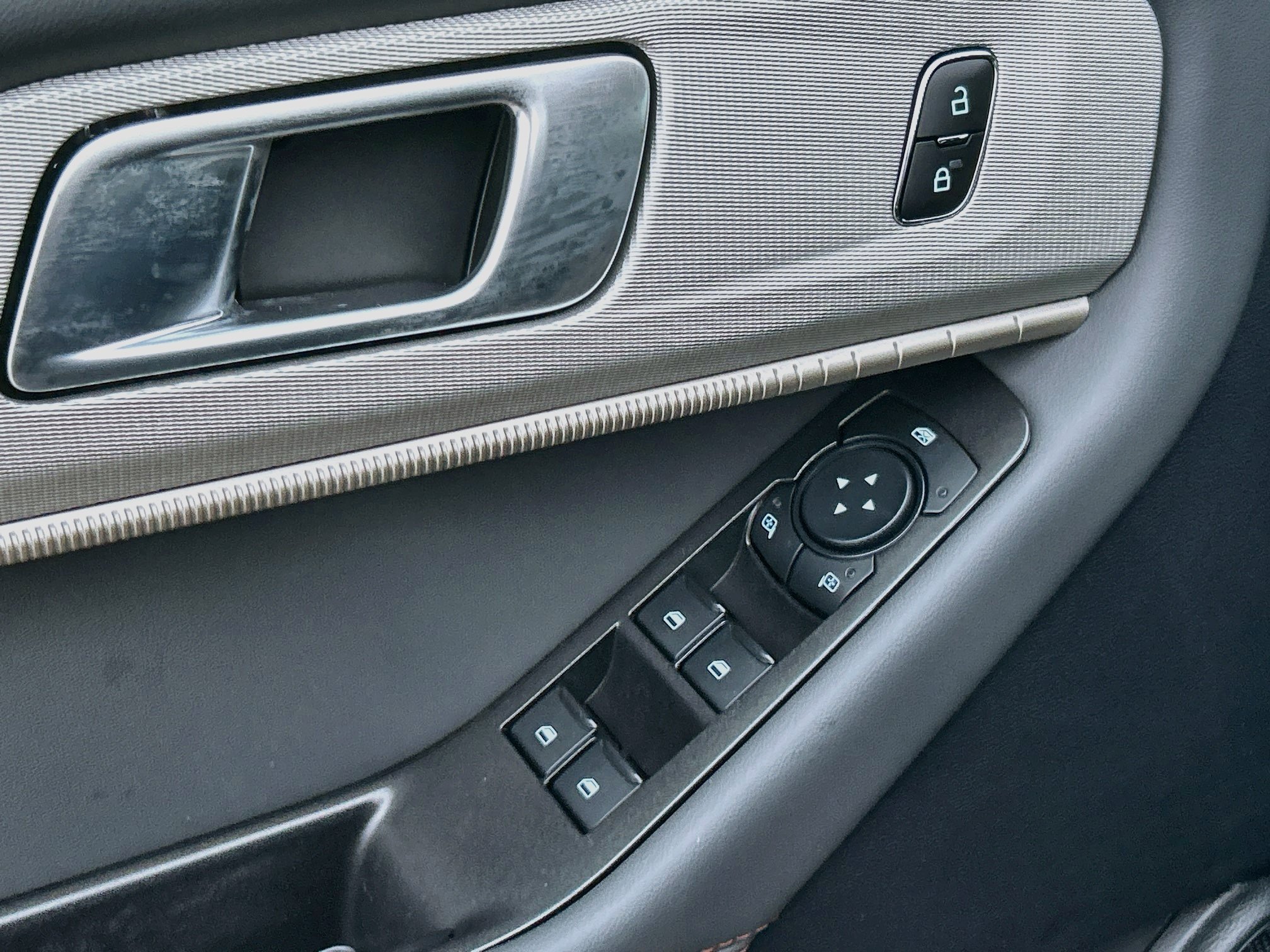 New 2027 Ford Explorer Active RWD image 13