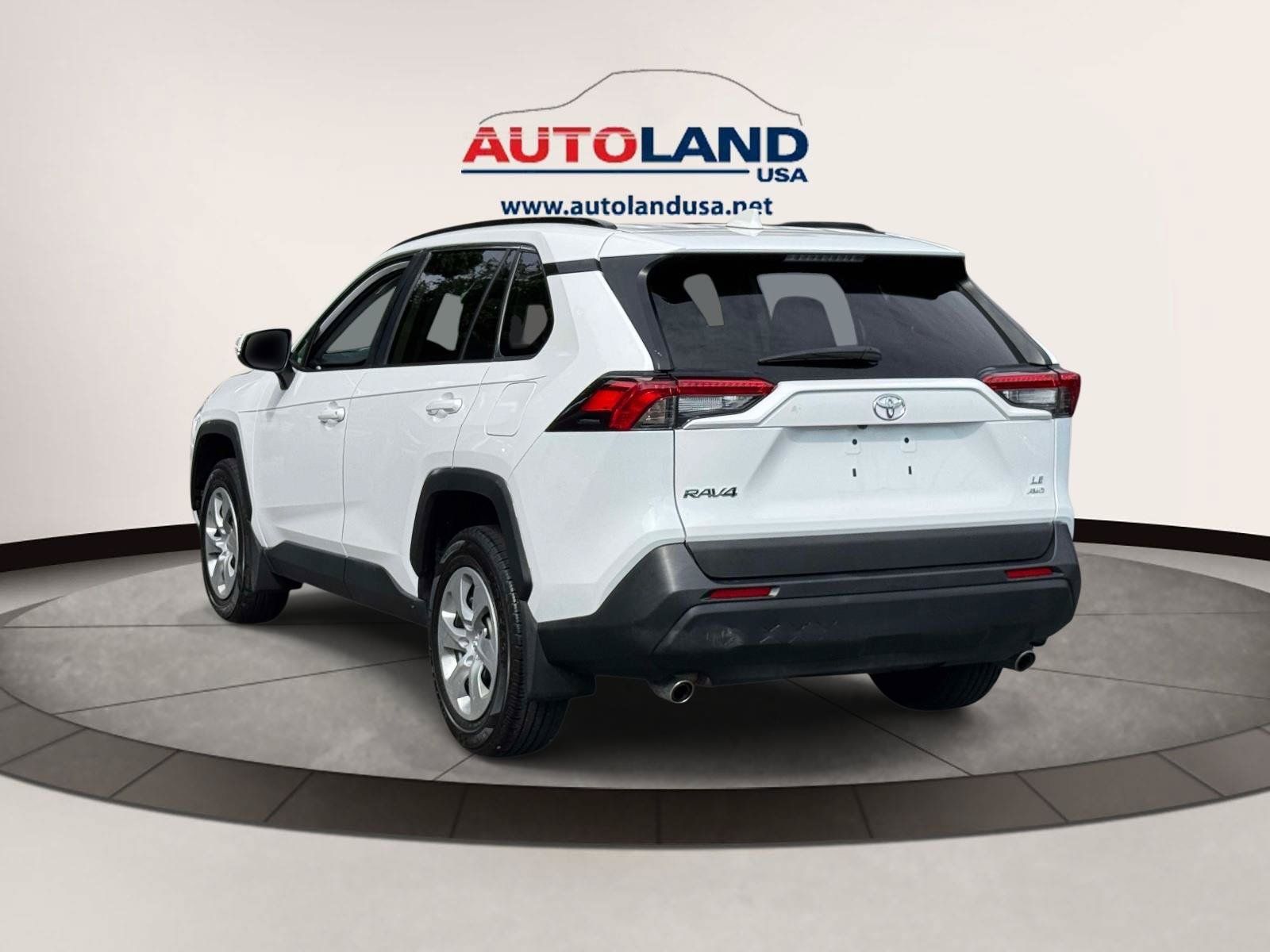 Used 2021 Toyota RAV4 LE AWD/4WD image 5