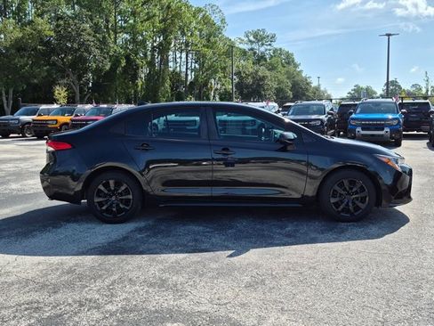 Used 2021 Toyota Corolla LE FWD image 4