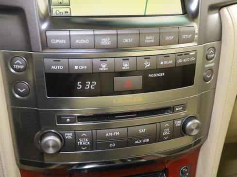 Used 2010 Lexus LX 570 4WD w/ Preferred Accessory Package image 31