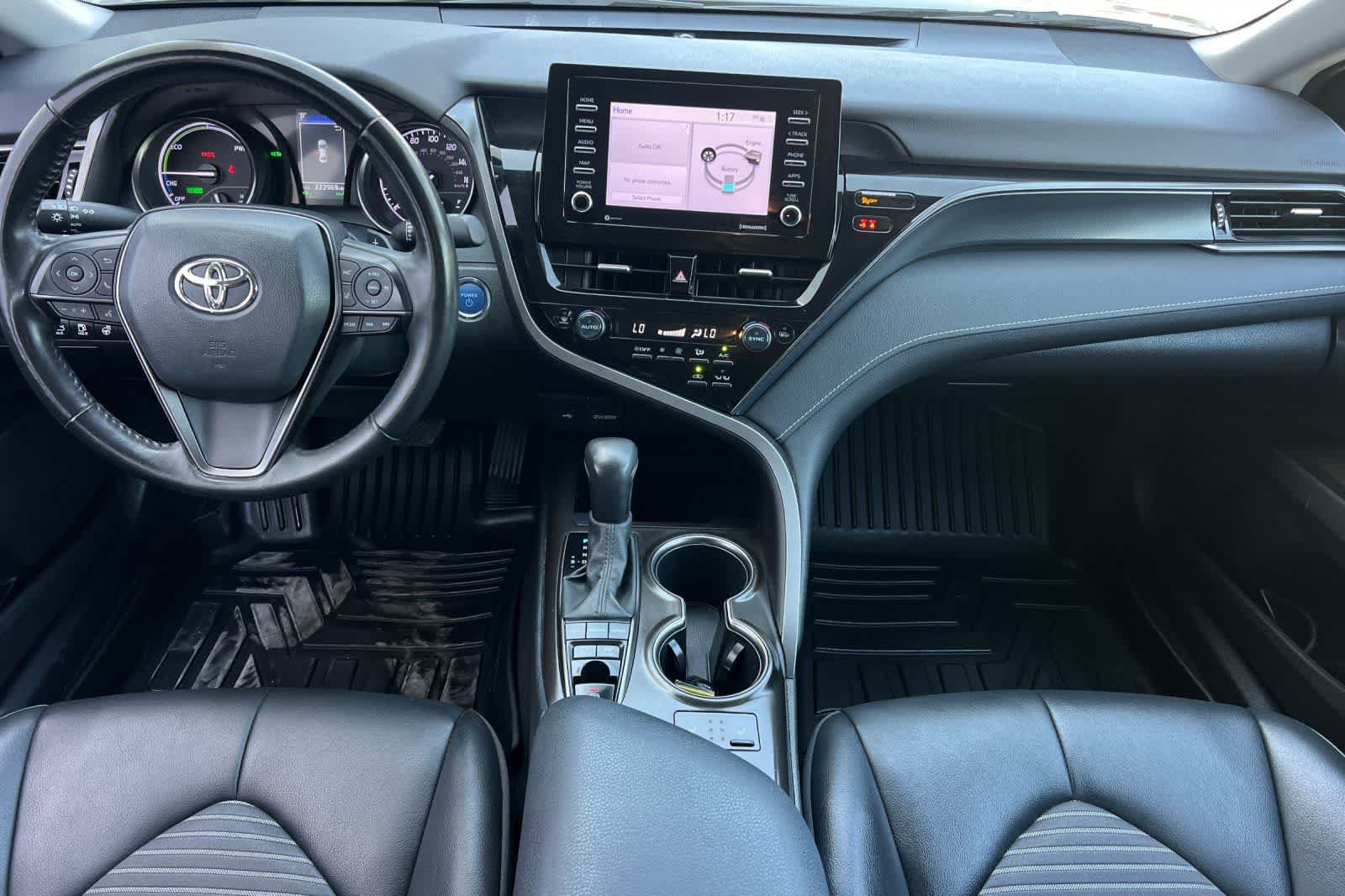 Used 2022 Toyota Camry SE w/ Cold Weather Package FWD image 3