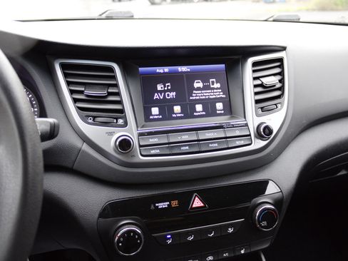 Used 2018 Hyundai Tucson SEL AWD/4WD image 18