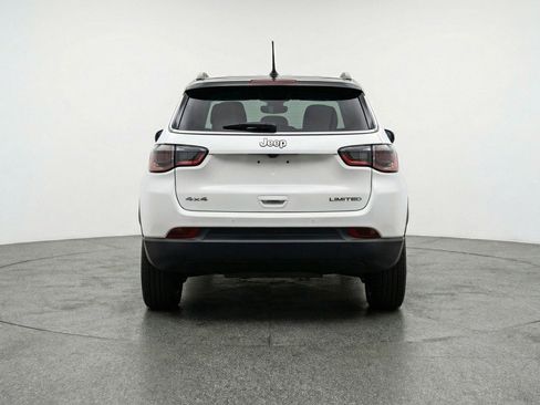 Used 2025 Jeep Compass Limited image 7