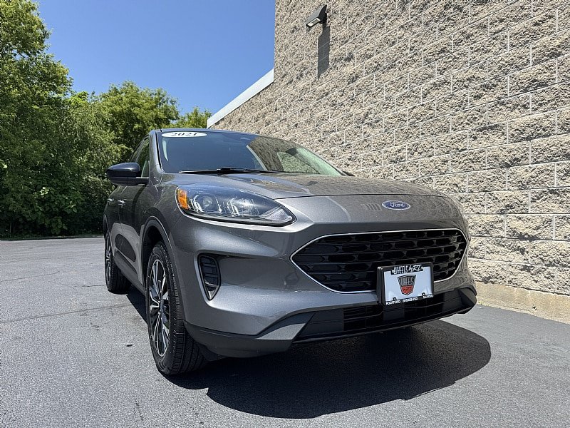 Used 2021 Ford Escape SE w/ SE Sport Appearance Package AWD/4WD image 1