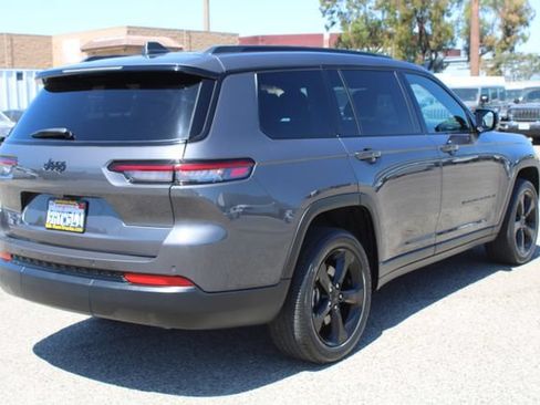 Used 2023 Jeep Grand Cherokee L Laredo AWD/4WD image 4