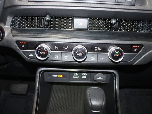 Used 2024 Honda CR-V EX image 15