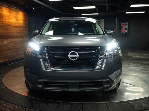 Used 2024 Nissan Pathfinder SV image 4