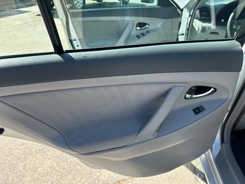 Used 2011 Toyota Camry LE image 14