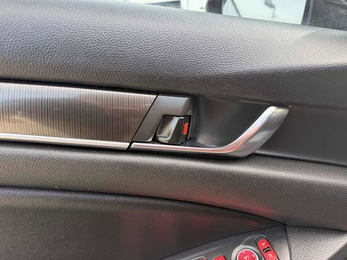 Used 2019 Honda Accord Sport image 11