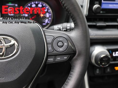 Used 2021 Toyota RAV4 XLE w/ Convenience Package image 16