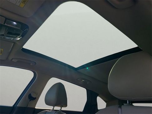 Used 2024 Hyundai Tucson Limited image 25