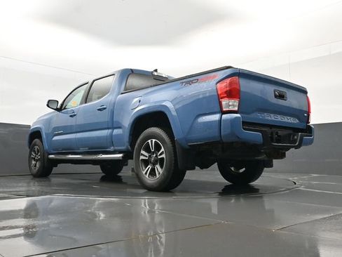 Used 2019 Toyota Tacoma TRD Sport image 21