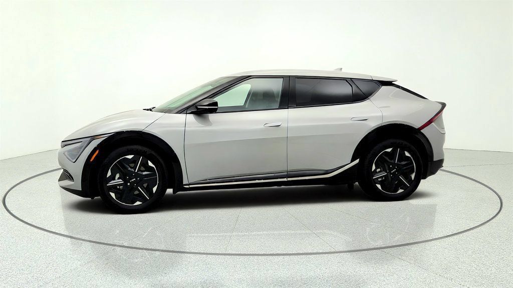 Used 2025 Kia EV6 Wind RWD image 8