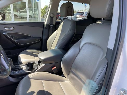 Used 2017 Hyundai Santa Fe Sport FWD image 16