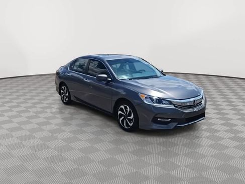 Used 2016 Honda Accord EX image 2