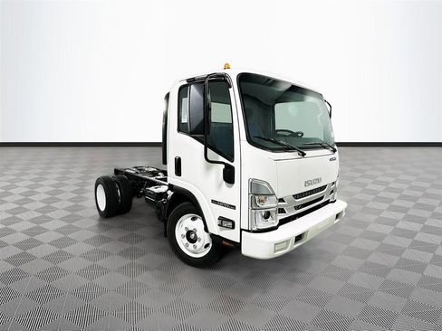 New 2026 Isuzu NPR RWD image 1