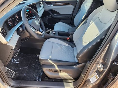 New 2026 Volkswagen Tiguan SE R-Line image 11