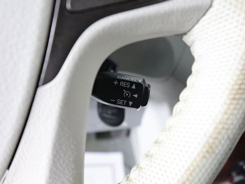 Used 2011 Toyota Sienna XLE FWD image 33