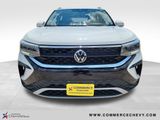 Used 2024 Volkswagen Taos SE image 2