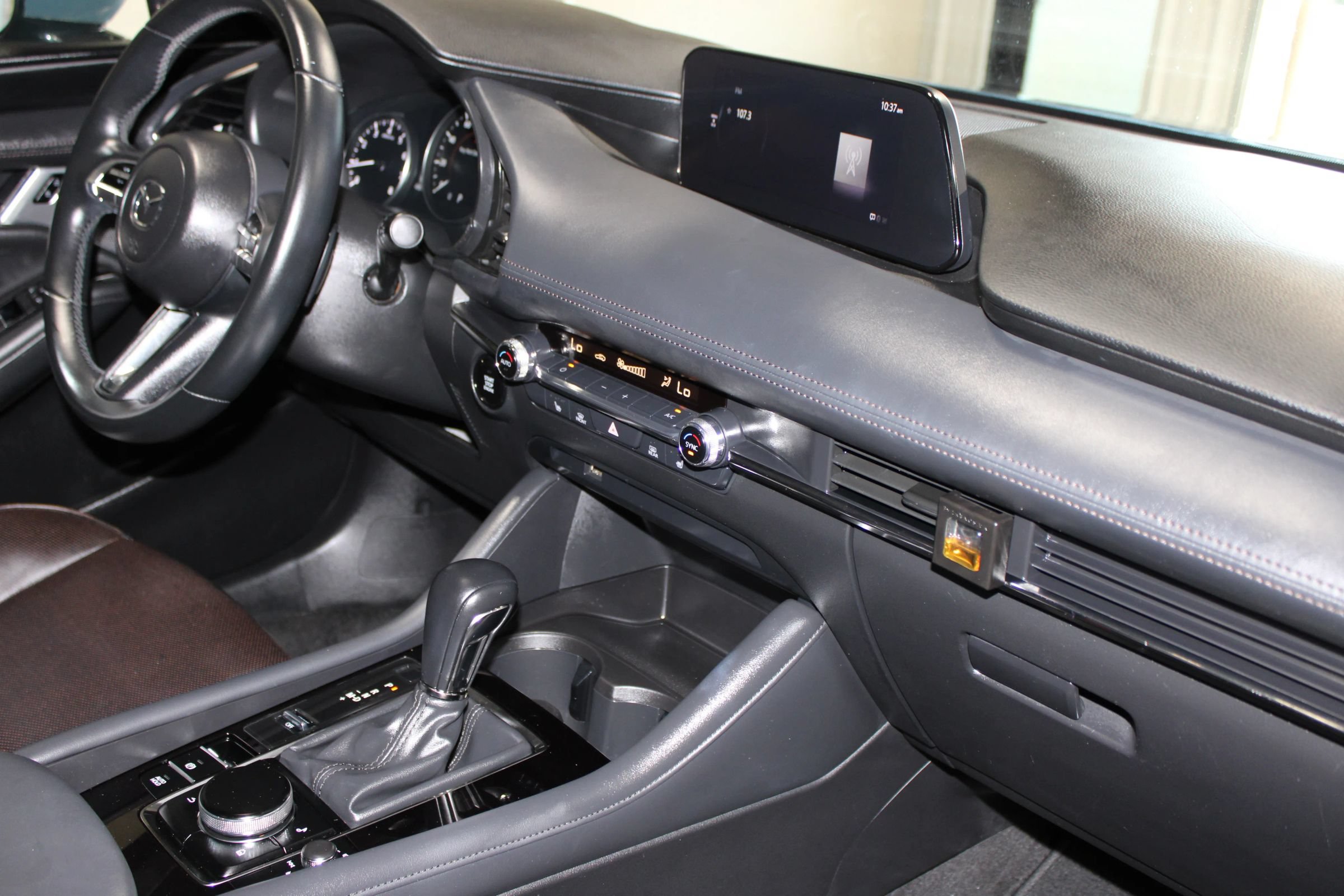 Used 2021 MAZDA MAZDA3 s FWD image 30