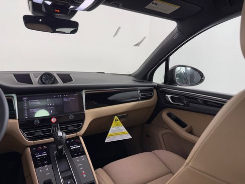 New 2026 Porsche Macan AWD/4WD image 17