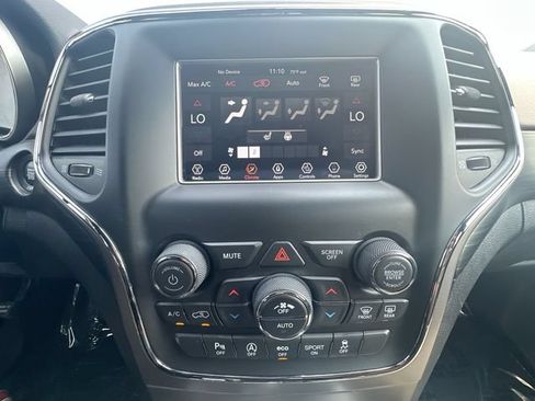 Certified 2021 Jeep Grand Cherokee Laredo w/ Security & Convenience Group AWD/4WD image 20