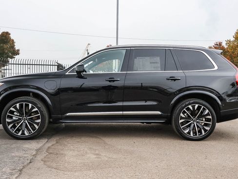 New 2026 Volvo XC90 T8 Plus image 8