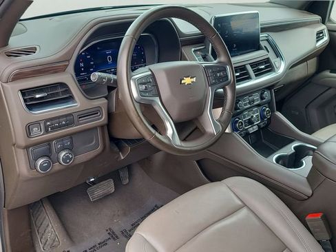 Used 2024 Chevrolet Suburban LT RWD image 23