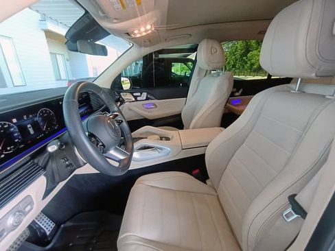 Used 2024 Mercedes-Benz GLS 580 4MATIC image 29