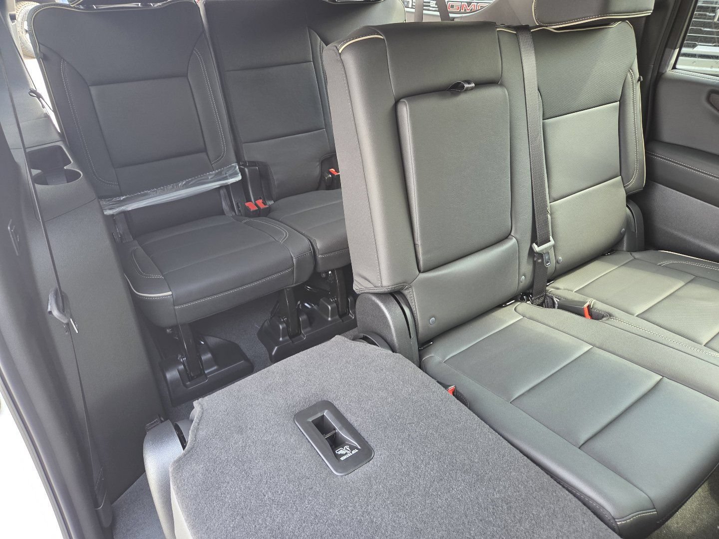 New 2026 GMC Yukon XL Elevation AWD/4WD image 24