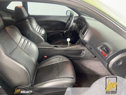Used 2018 Dodge Challenger SRT Hellcat RWD image 16