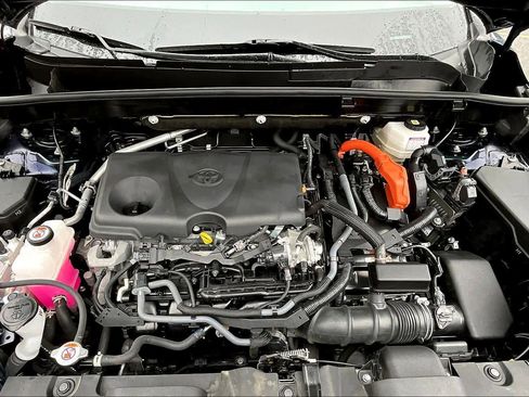 Used 2023 Toyota Venza LE image 28