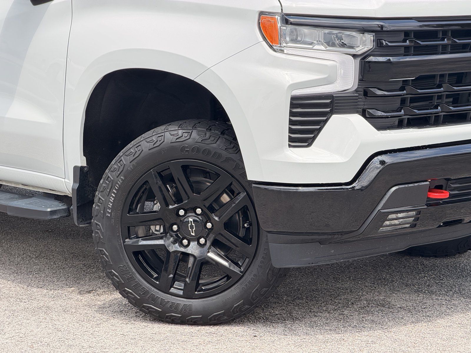 Used 2023 Chevrolet Silverado 1500 LT Trail Boss AWD/4WD image 3