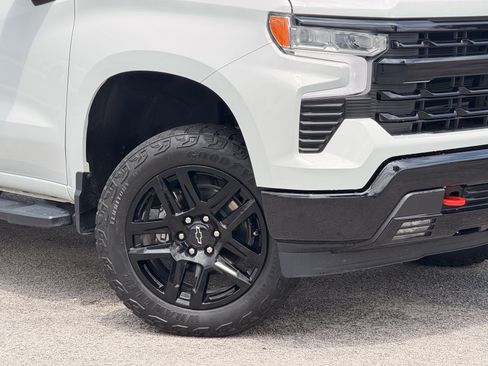 Used 2023 Chevrolet Silverado 1500 LT Trail Boss AWD/4WD image 3